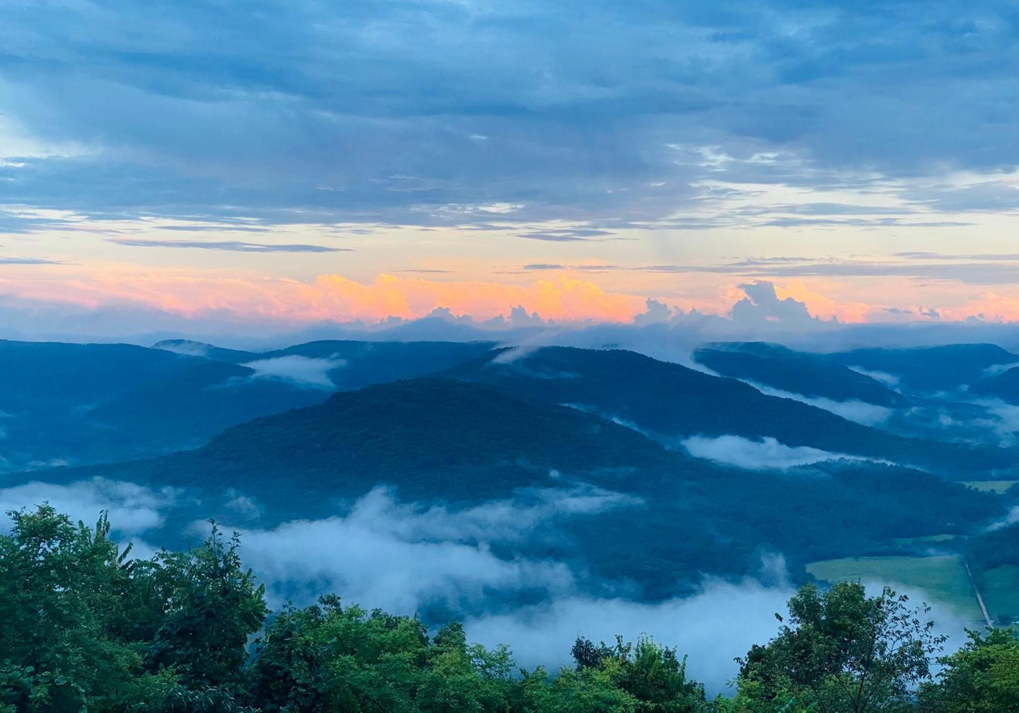 Butterfly Ridge Cabin - At The Top Of The Canyon Jasper ภายนอก รูปภาพ